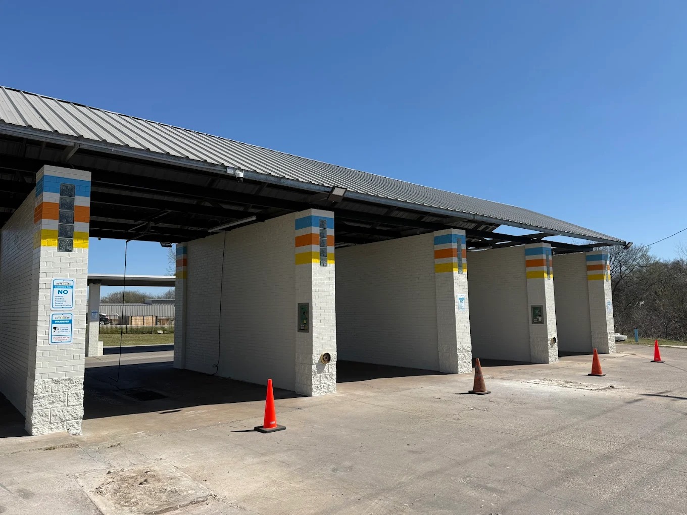 Self-serve bays